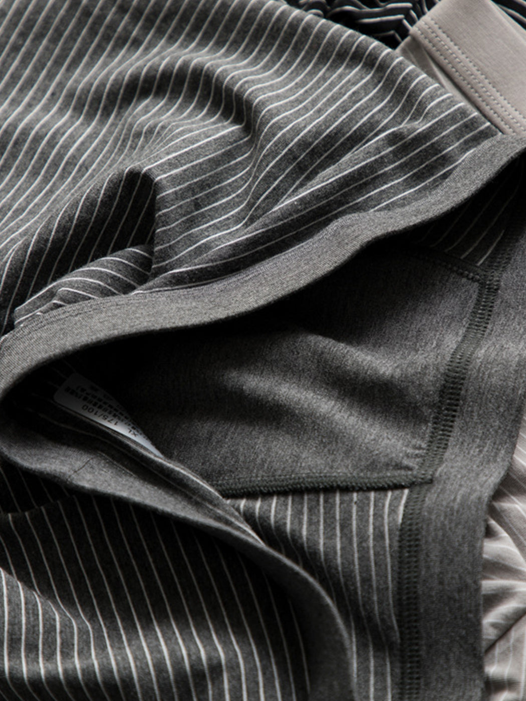 究極の快適さを追求したメンズストライプトランクス3枚組