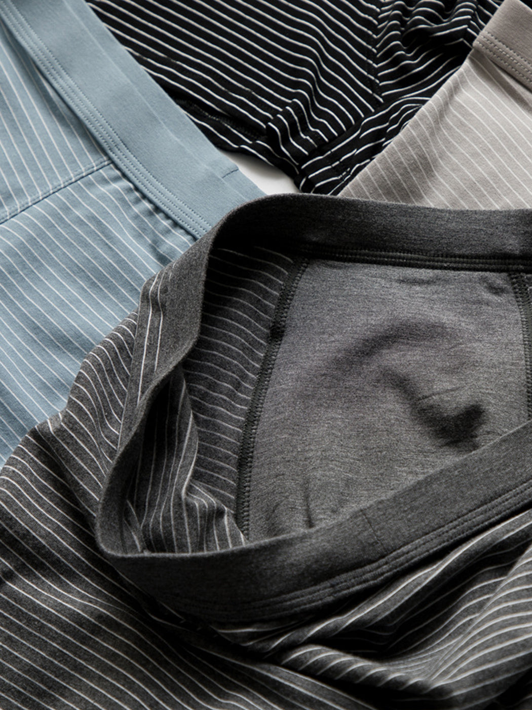 究極の快適さを追求したメンズストライプトランクス3枚組